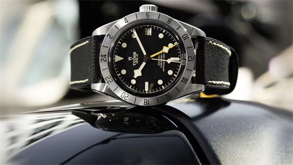 帝舵腕表表蒙有划痕处理方法详解 帝舵腕表表蒙有划痕处理方法详解