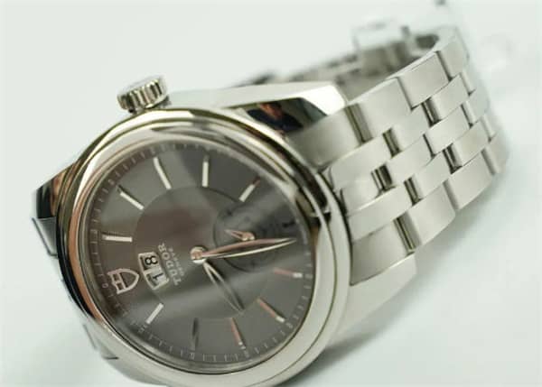 帝舵腕表走慢了处理方法详解