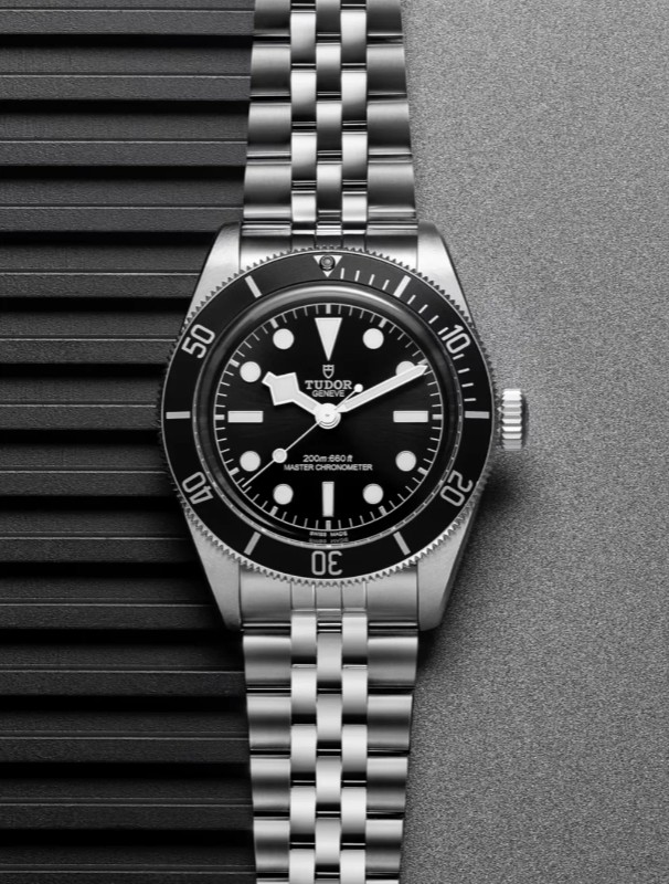 帝舵表蒙是什么材质