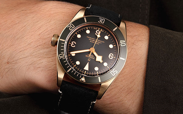 帝舵腕表表蒙有划痕处理方法深度解析