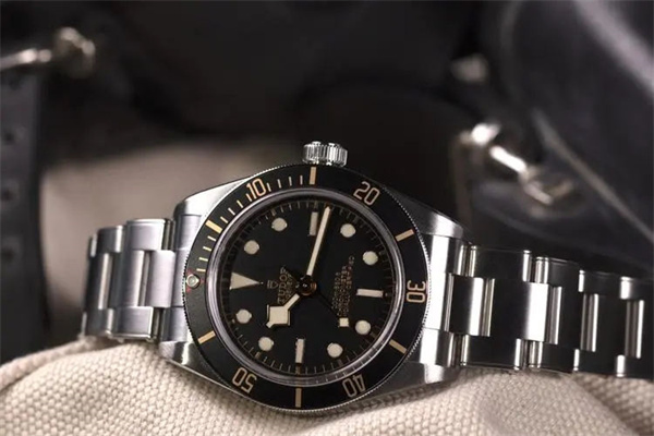 帝舵腕表表带太紧处理方法是什么